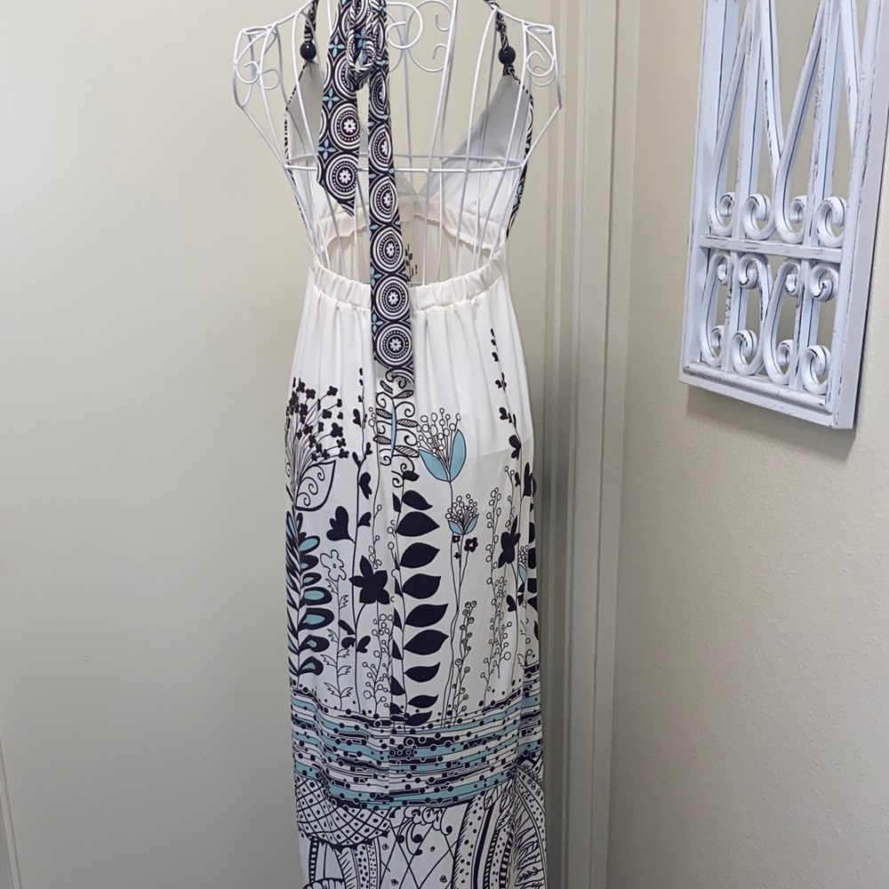 Forever 21 White Maxi Dress with Black and Teal Print - Picture 4 of 4